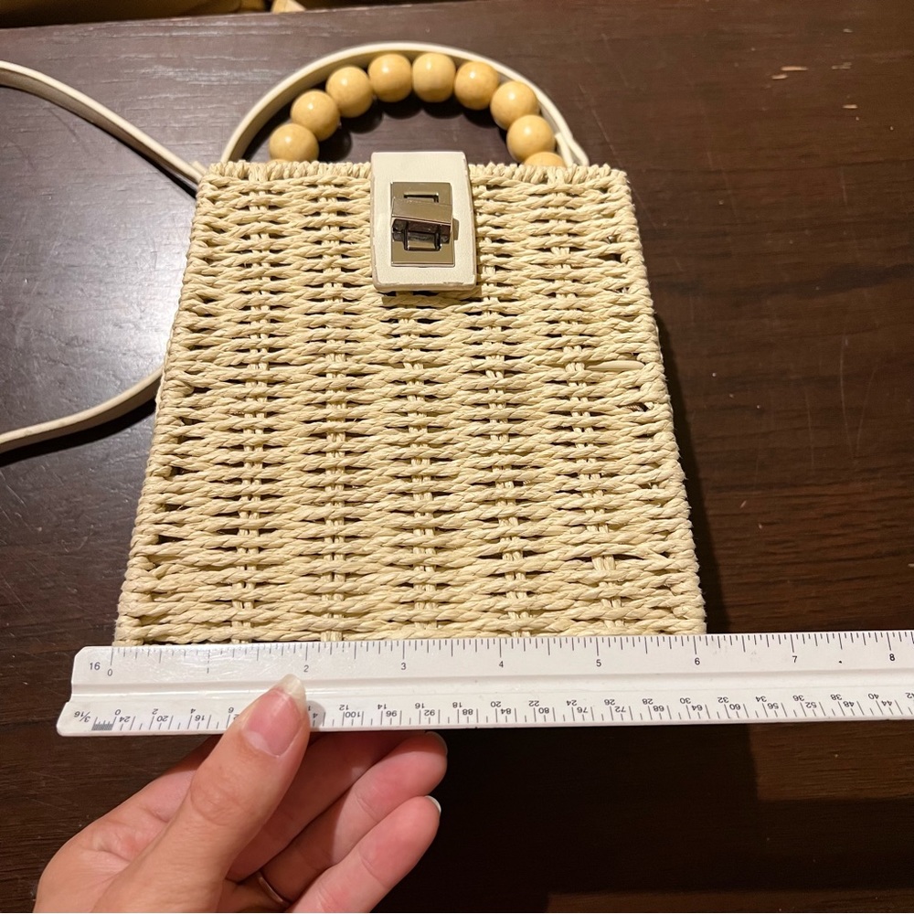 Wicker Purse - Picture 11 of 12